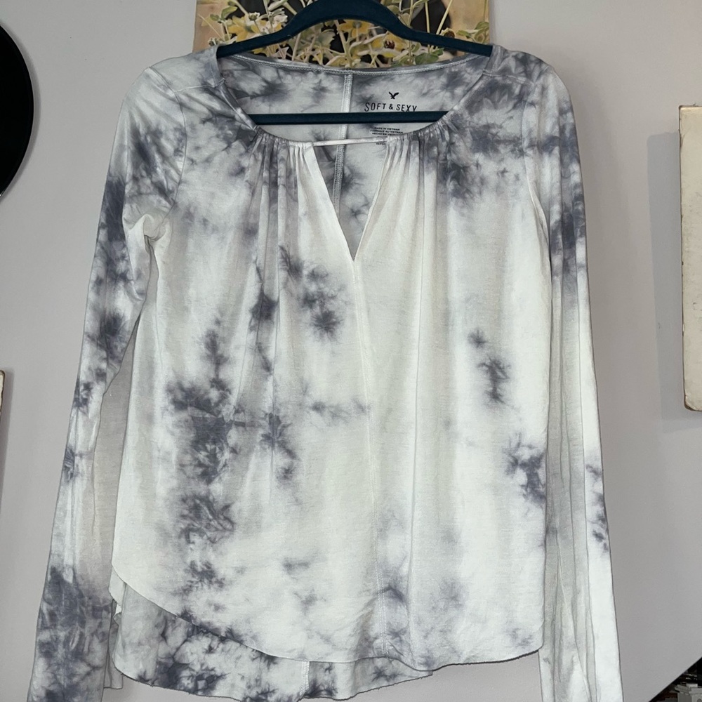 American Eagle long sleeve tie dye shirt